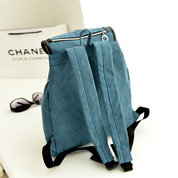 Rucsac de dama in trei culori potrivit pentru calatorii cu buzunar frontal