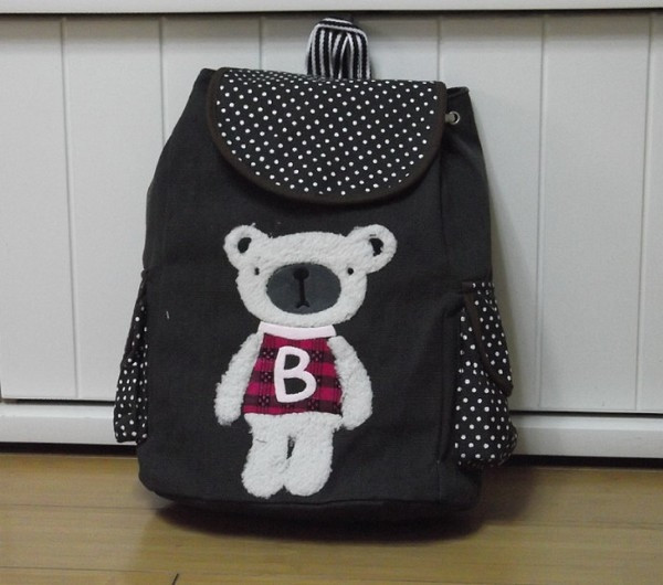 Rucsac de damă cu buzunare laterale și imprimare 3D