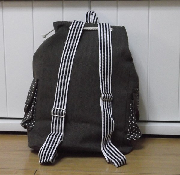 Rucsac de damă cu buzunare laterale și imprimare 3D