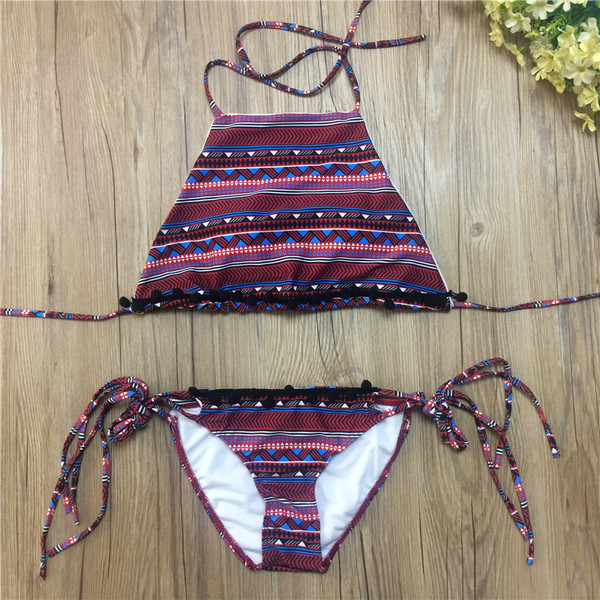 Costum de baie damă din două piese cu cravate în motiv etno