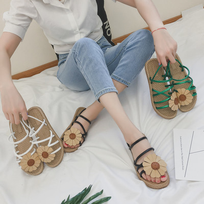 Ежедневни сандали с плетена подметка и 3D декорация цвете