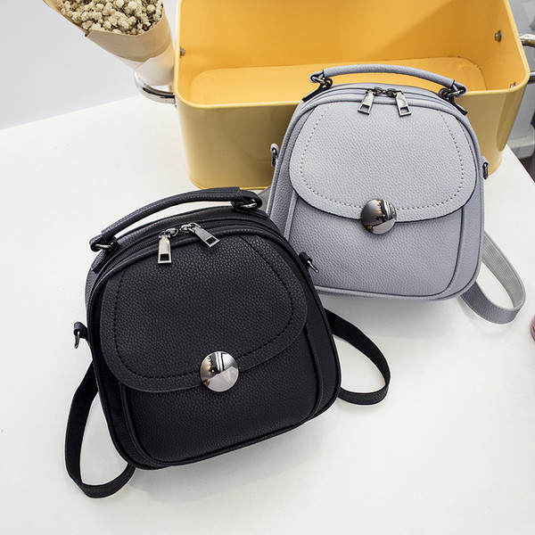 Öko bőrből készült kis női hátizsák két színben, fém elemekkel