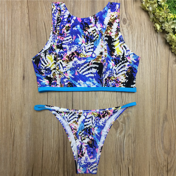 Modern női fürdőruha kék színben, mintával