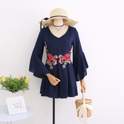 Stílusos női jumpsuit rövidnadrág virágos motívummal több színben