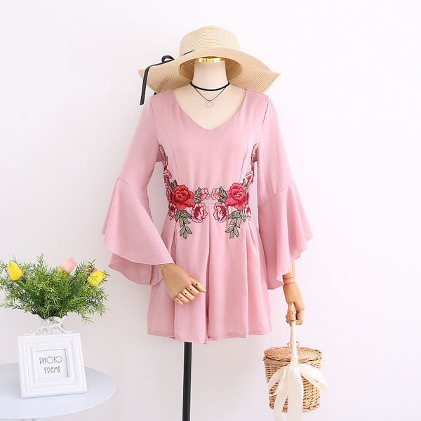 Stílusos női jumpsuit rövidnadrág virágos motívummal több színben