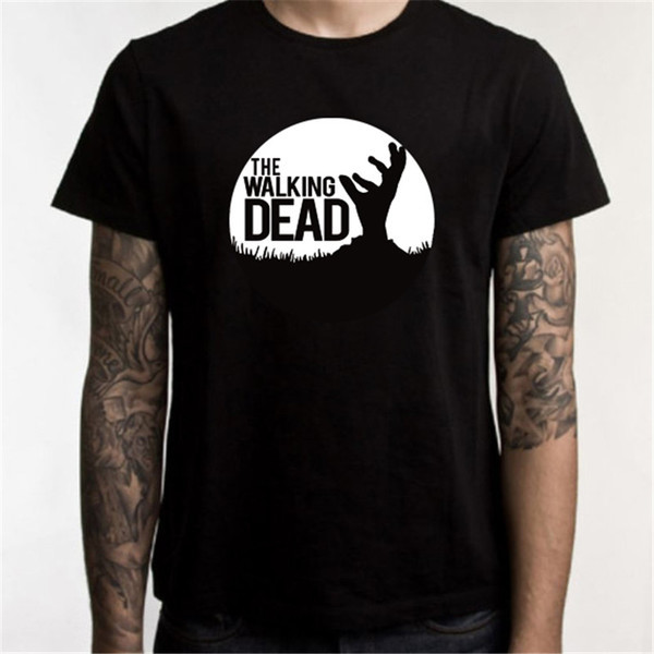 Férfi blúz rövid ujjal, O-alakú gallérral és mintával