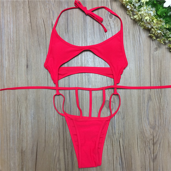 Costum de baie modern cu decolteu adânc în mai multe culori