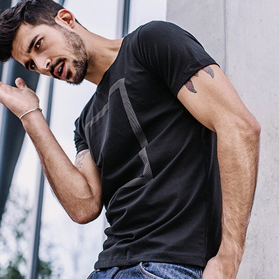 Tricou simplu pentru bărbați în alb și negru