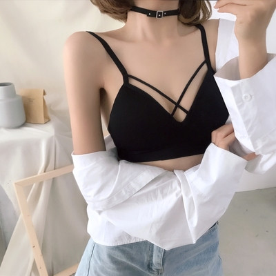 Elegáns, rövid női felső keresztkötéssel és V-nyakú fehér és fekete színben