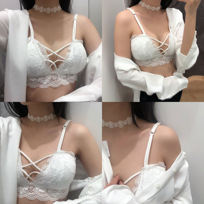 Μοντέρνο γυναικείο σουτιέν με δαντέλα με επένδυση και σταυρωτά στοιχεία σε τρία χρώματα