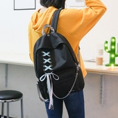 Női hátizsák több színben fémlánccal, horgolt megkötőkkel