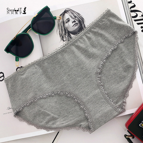 Bikini interesanți pentru femei cu animație colorată în mai multe culori