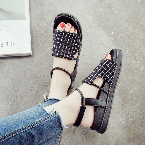 Sandale de damă extravagante cu platformă, cu o parte tricotată și cu bretele