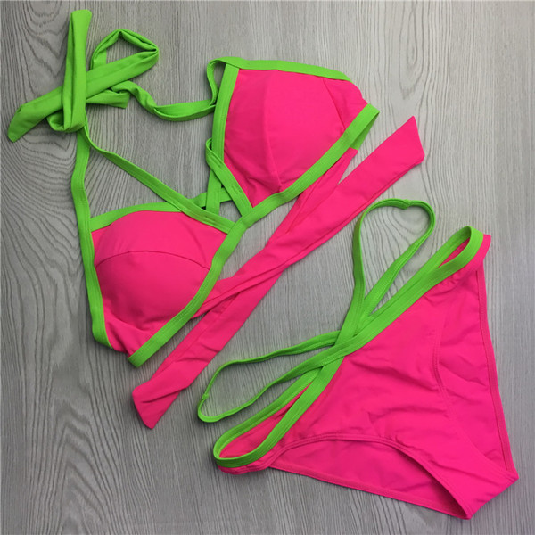 Costum de baie de damă din două piese în culori neon