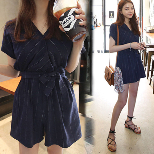 Stílusos női overall V-nyakkal