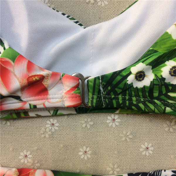 Stílusos virágos fürdőruha párnázással két részből álló hölgyeknek