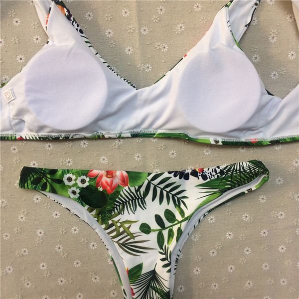 Stílusos virágos fürdőruha párnázással két részből álló hölgyeknek