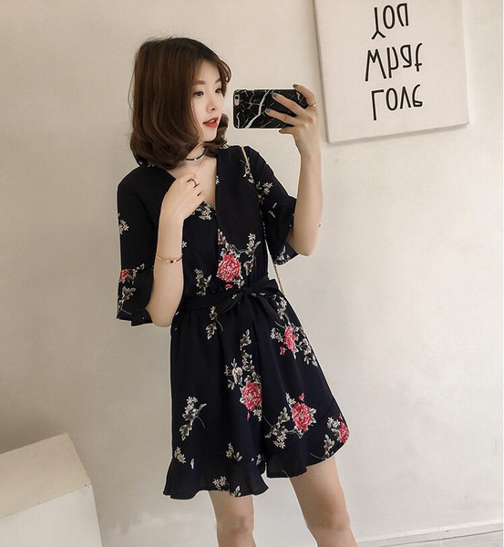 Salopeta de dama cu motiv floral cu decolteu in V cu maneci 3/4 in doua culori