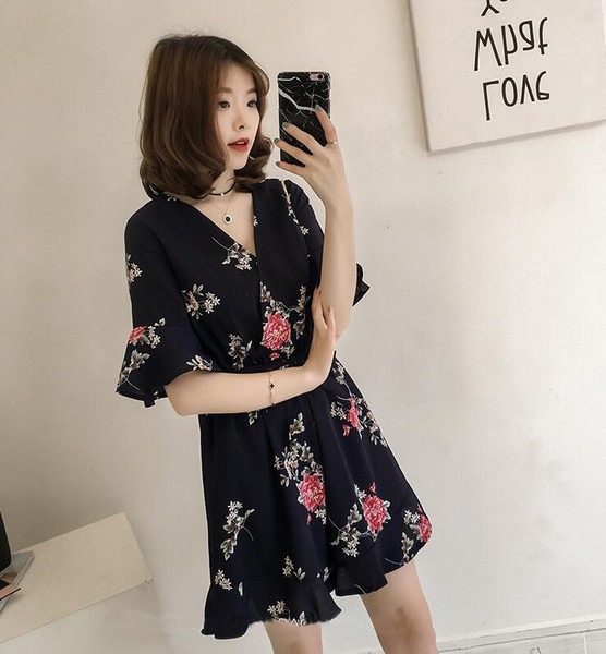 Salopeta de dama cu motiv floral cu decolteu in V cu maneci 3/4 in doua culori