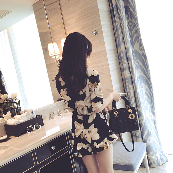 Salopeta de dama casual cu motiv floral cu maneci 3/4