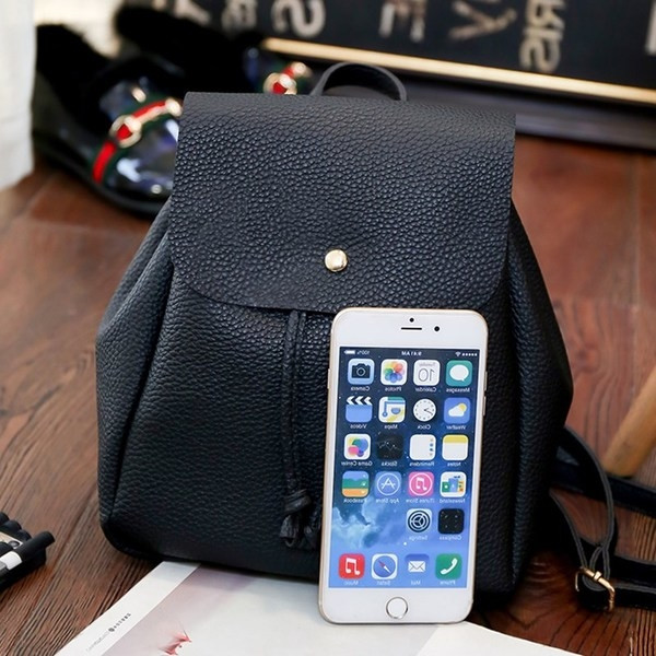 Női tiszta hátizsák fekete színben, öko bőrből