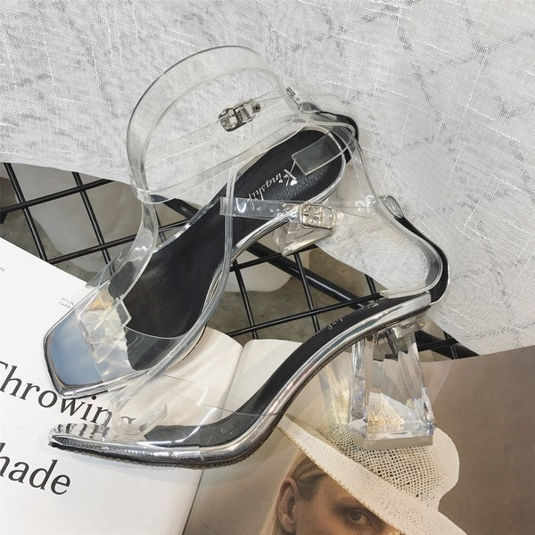 Sandale de dama interesante cu toc gros transparent si lanturi