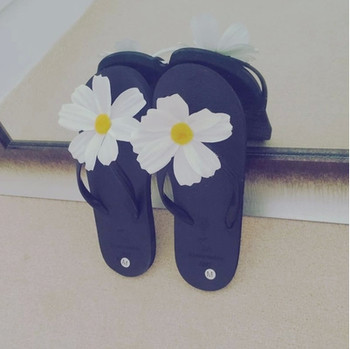 Плажни дамски гумени чехли с декоративно цвете, в различни цветове
