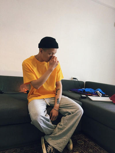 Tricou casual barbatesc in diverse culori - croiala alungita