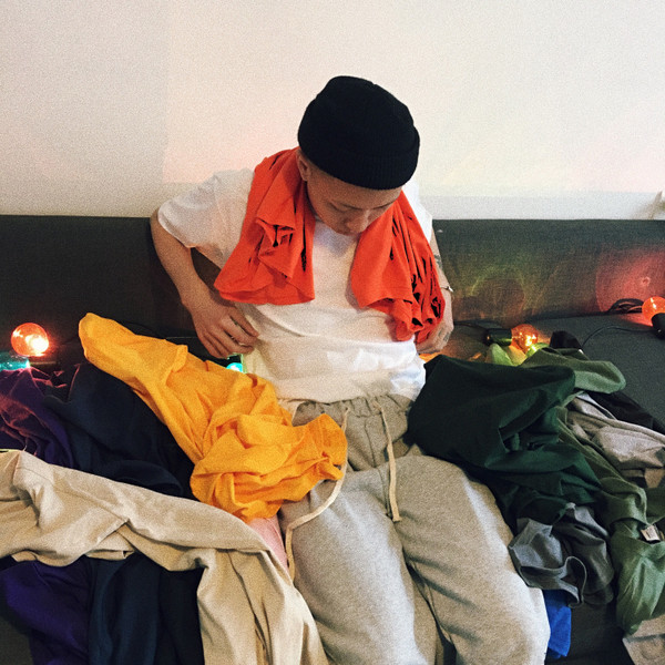 Tricou casual barbatesc in diverse culori - croiala alungita