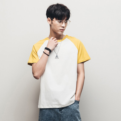 Stílusos férfi póló rövid ujjal és egyszerű felirattal - sok modell