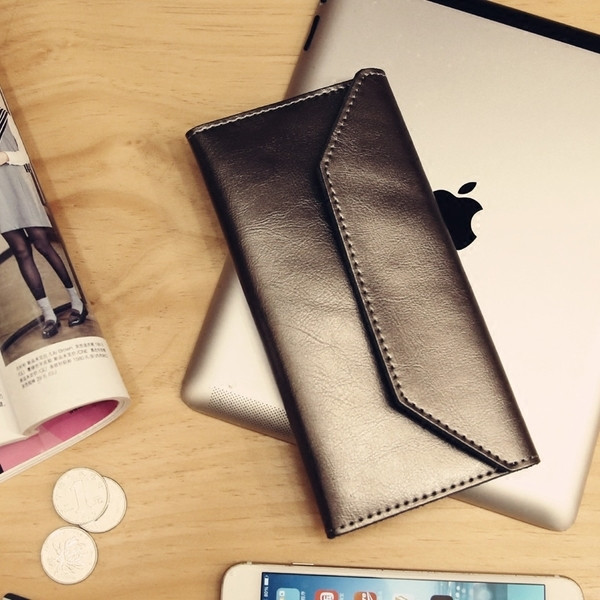 Stílusos női pénztárca típusú táska többféle színben