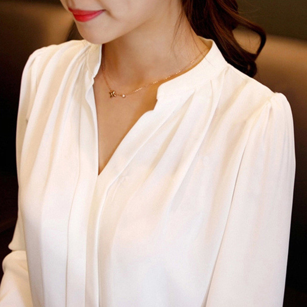 Női ing széles modell V-nyakú fehér színben