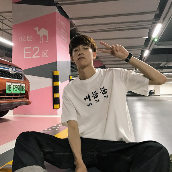 Tricou prelungit pentru barbati model nou in stil actual