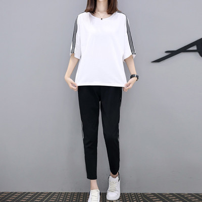 Echipa sportivă feminină - două modele în trei culori