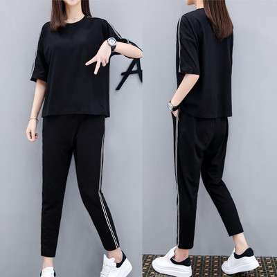 Echipa sportivă feminină - două modele în trei culori