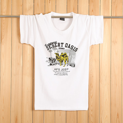 Tricouri bărbătești actuale cu aplicații colorate – multe modele