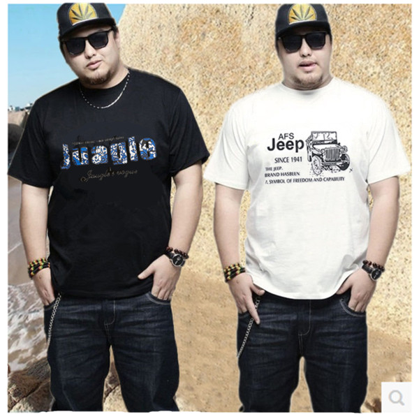 Tricouri bărbătești actuale cu aplicații colorate – multe modele