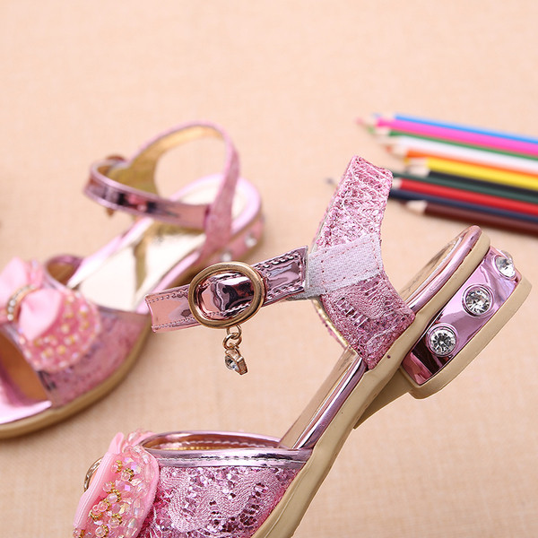 Elegáns gyerekszandál lányoknak három színben szalaggal és gyöngyökkel