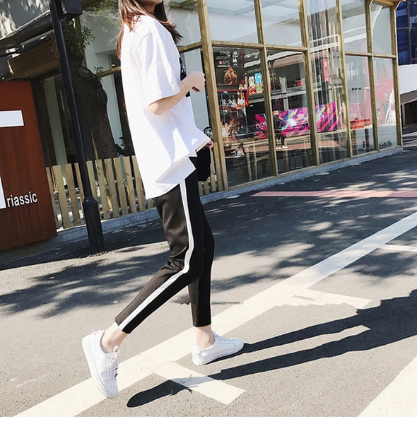 Sport - echipă zilnică feminină din două părți în negru