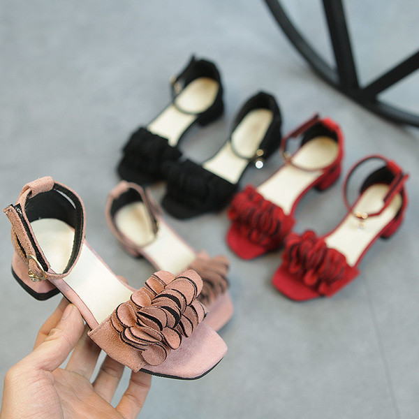 Modern gyerekszandál lányoknak alacsony és vastag sarkú cipőben, három színben