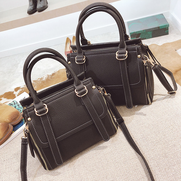 Дамска чанта от еко кожа, декорирана с дълги каишки, в различни цветове