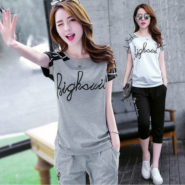 Γυναικεία casual φόρμα σε δύο τεμαχίων με λευκό, γκρι και μαύρο χρώμα