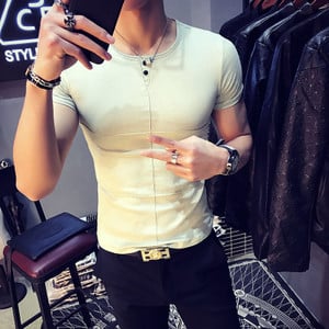 Λεπτό ανδρικό T-shirt με φαρδιά O-κολάρο - πολλά χρώματα
