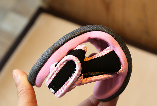 Sandale casual pentru copii unisex cu autocolant in trei culori