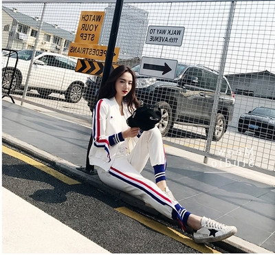 Καθημερινό γυναικείο σετ σε λεύκο χρώμα