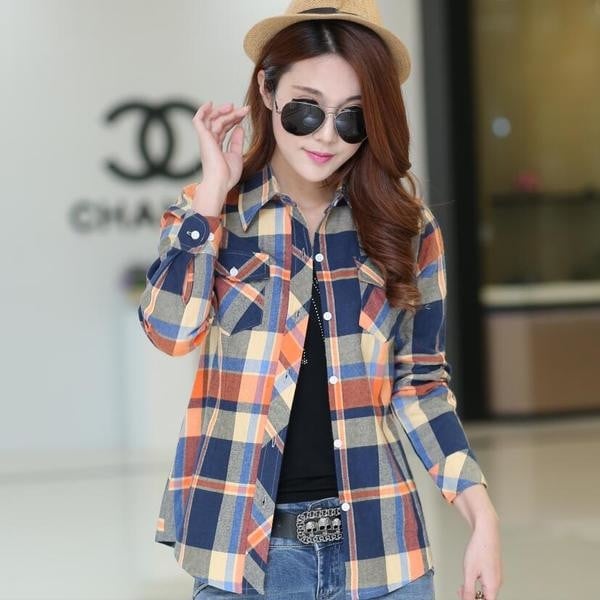 Alkalmi női kockás ing különböző színekben, dekoratív zsebekkel