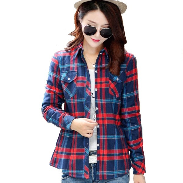 Alkalmi női kockás ing különböző színekben, dekoratív zsebekkel