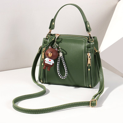 Geanta mini de dama cu accesoriu ursulet si maner lung in mai multe culori