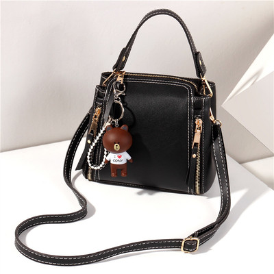 Geanta mini de dama cu accesoriu ursulet si maner lung in mai multe culori