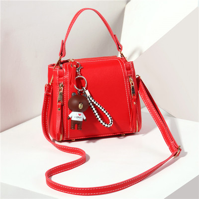 Geanta mini de dama cu accesoriu ursulet si maner lung in mai multe culori